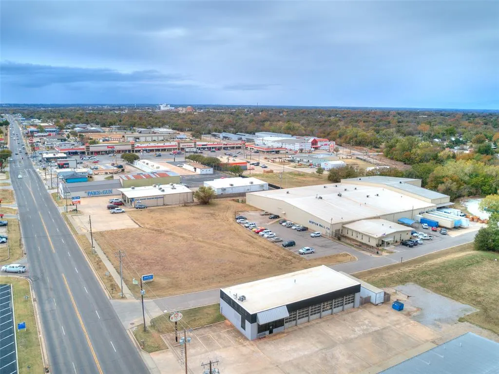 Photo 16 — 1602 N Harrison Avenue, Shawnee, OK 74804