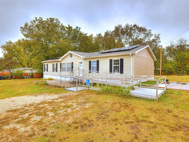Photo 3 — 312 E 5th Street, Wanette, OK 74878