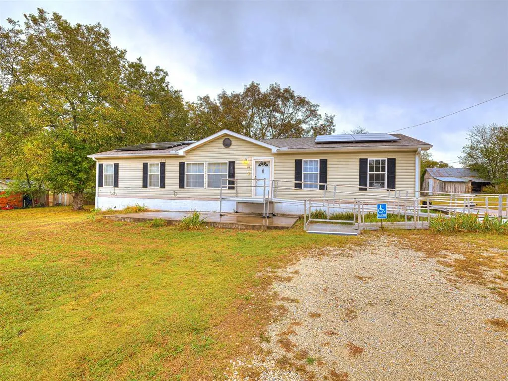 Photo 5 — 312 E 5th Street, Wanette, OK 74878