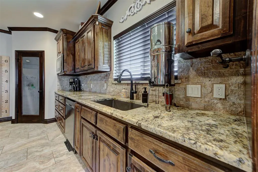 Photo 14 — 9308 Lake Drive, Piedmont, OK 73078