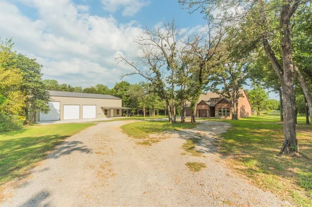 Photo 4 — 13717 E Wilshire Boulevard, Jones, OK 73049