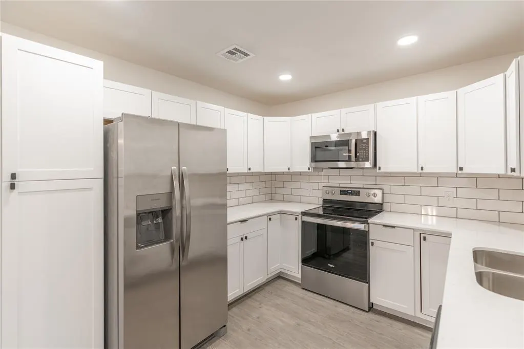 Photo 5 — 566 Parkhill Circle, Newcastle, OK 73065