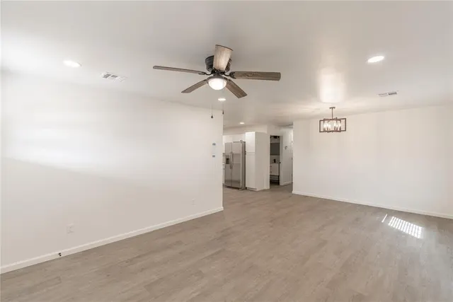 Photo 3 — 531 Parkhill Circle, Newcastle, OK 73065