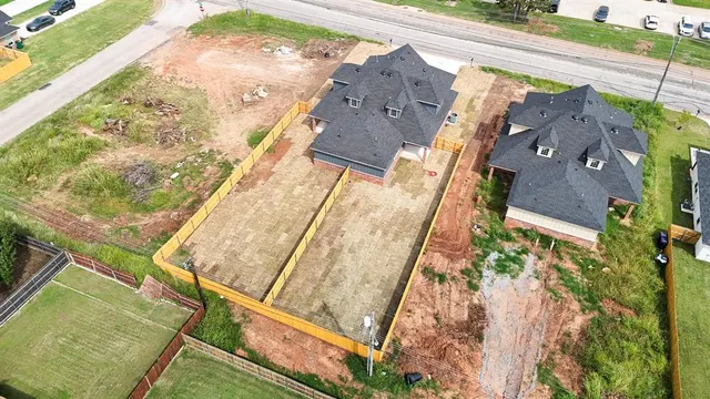 Photo 5 — 232 NW 122nd Street, Oklahoma City, OK 73114