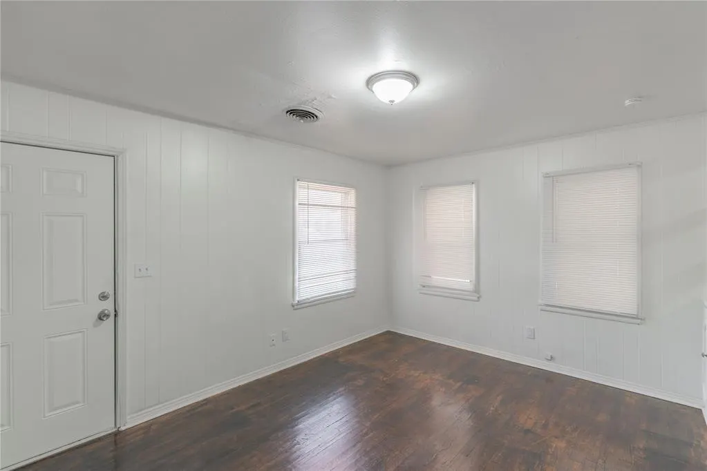 Photo 7 — 441 Showalter Drive, Midwest City, OK 73110