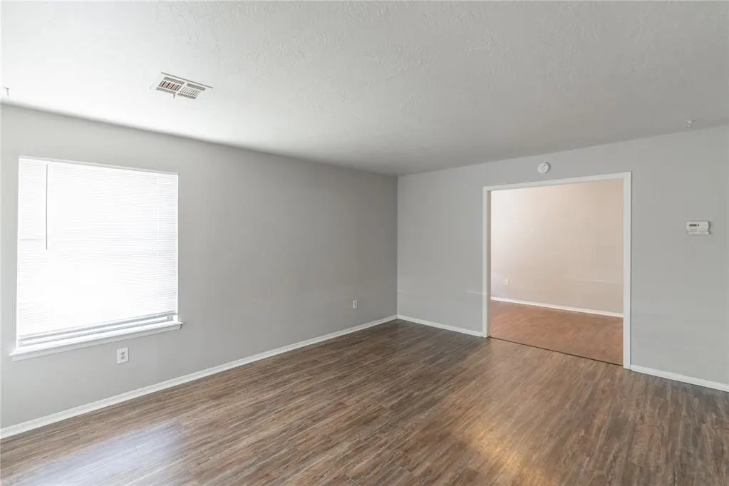 Photo 4 — 152 Barrett Place, Edmond, OK 73003