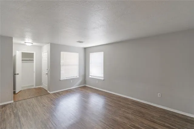 Photo 5 — 152 Barrett Place, Edmond, OK 73003