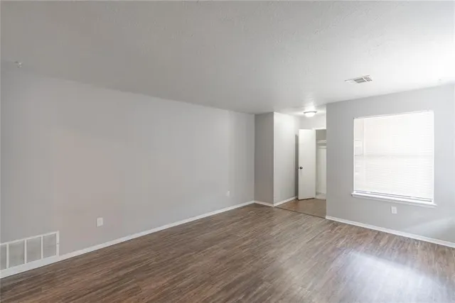 Photo 6 — 152 Barrett Place, Edmond, OK 73003