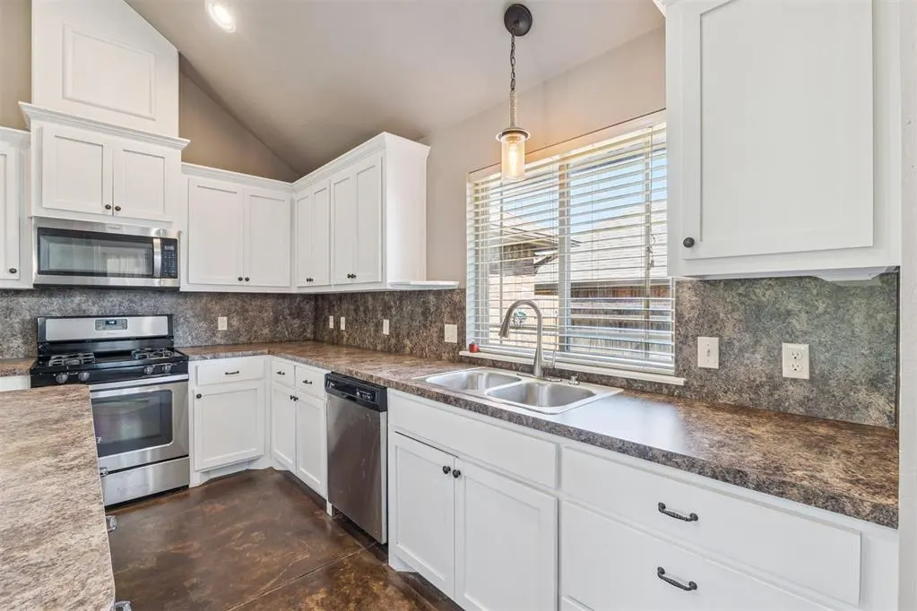 Photo 9 — 1324 N Missouri Avenue, Oklahoma City, OK 73117