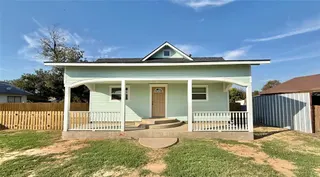 Sold home at 209 E 2ND Street