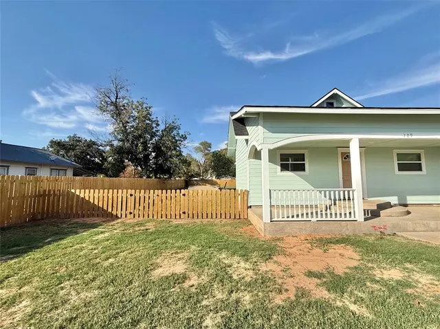 Photo 2 — 209 E 2ND Street, Blair, OK 73526