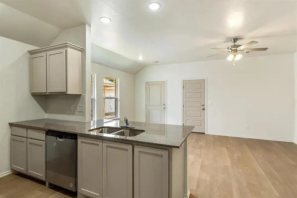 Photo 7 — 1312 SW New York Avenue B, Lawton, OK 73501