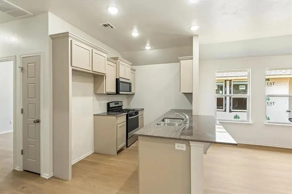 Photo 8 — 1312 SW New York Avenue B, Lawton, OK 73501
