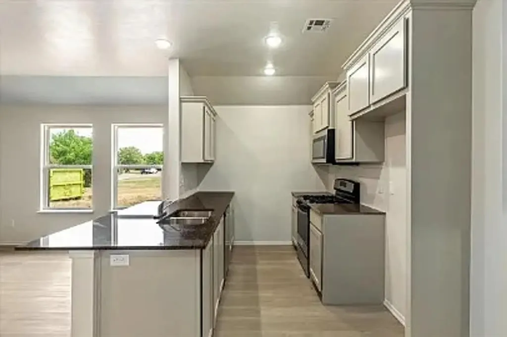 Photo 5 — 1324 SW New York Avenue A, Lawton, OK 73501