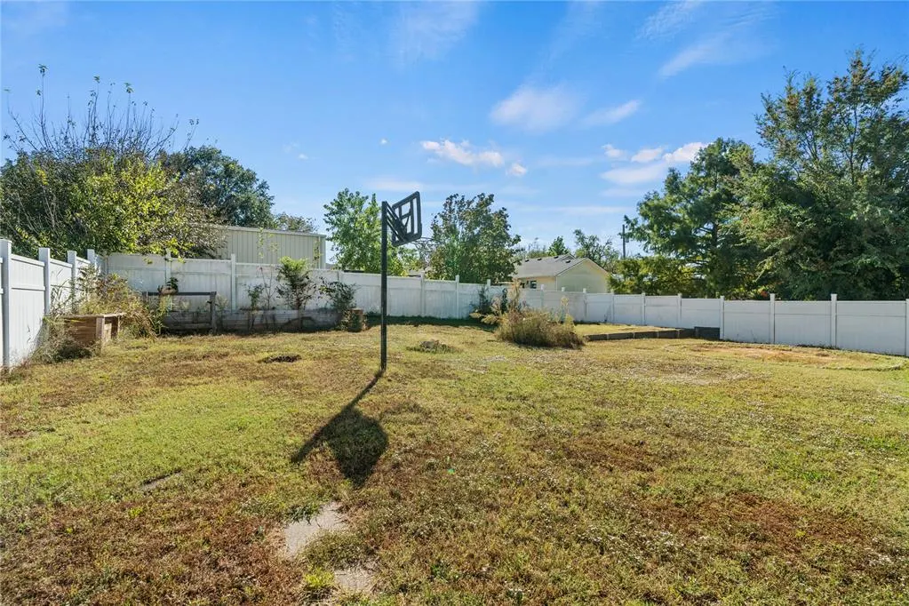 Photo 16 — 704 W Ridge Avenue, McAlester, OK 74501
