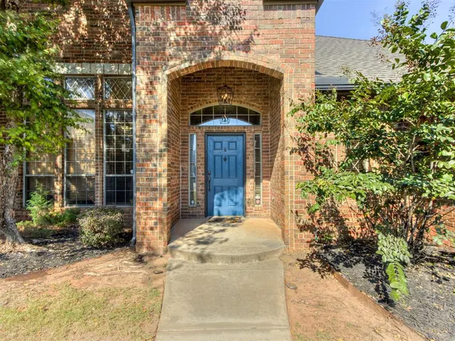 Photo 2 — 513 NW 154th Street, Edmond, OK 73013