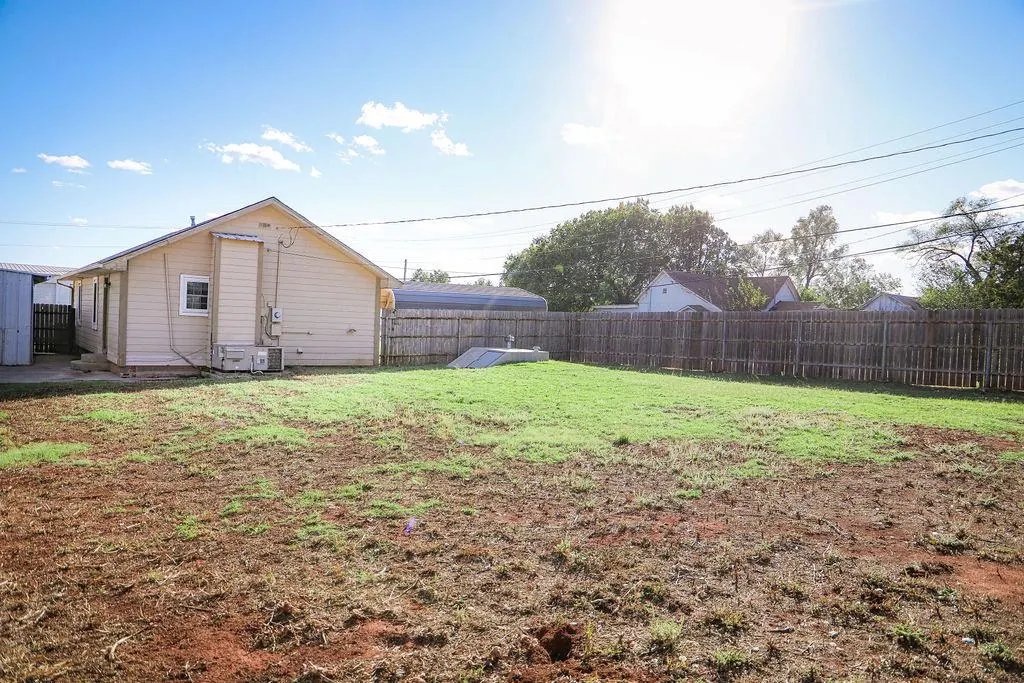 Photo 18 — 801 E 1st Street, Cordell, OK 73632