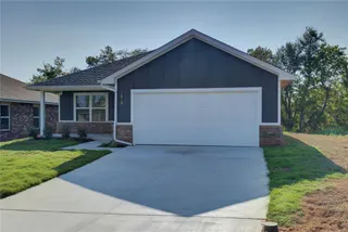 Sold home at 2813 Scissortail Boulevard