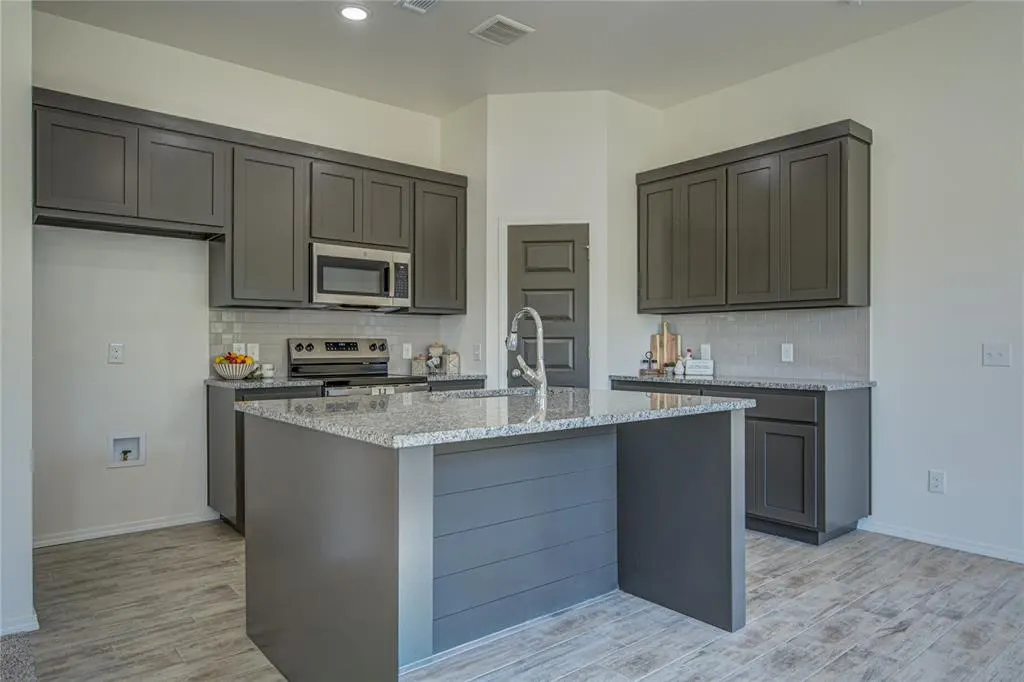 Photo 10 — 2405 S 27th Court, Chickasha, OK 73018