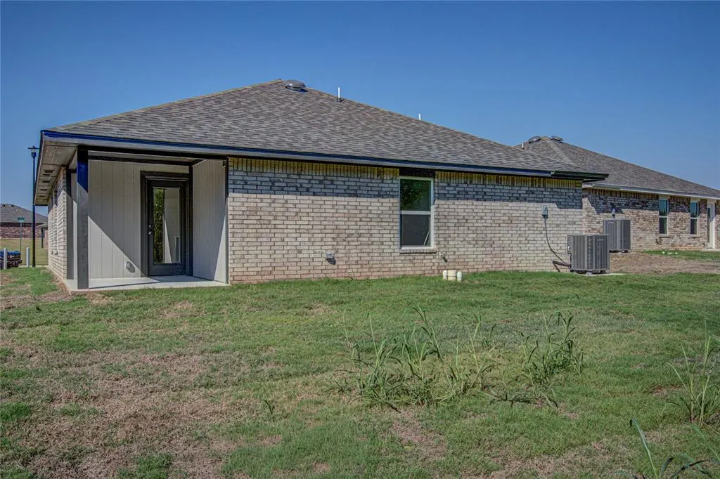 Photo 31 — 2405 S 27th Court, Chickasha, OK 73018