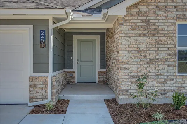 Photo 4 — 2401 S 27th Court, Chickasha, OK 73018
