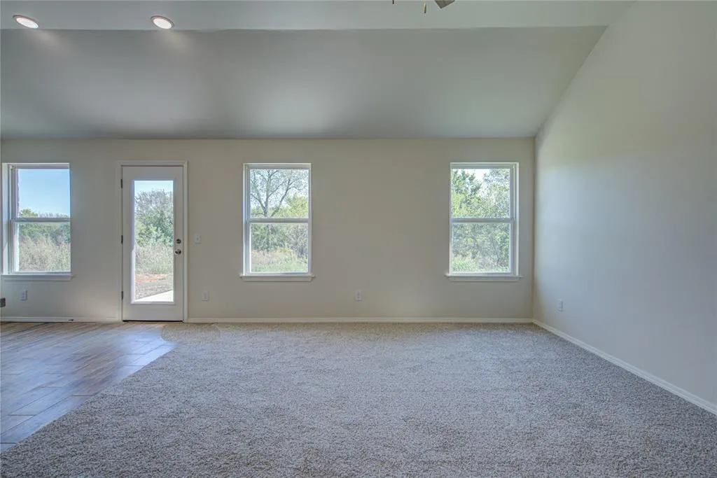 Photo 7 — 2401 S 27th Court, Chickasha, OK 73018