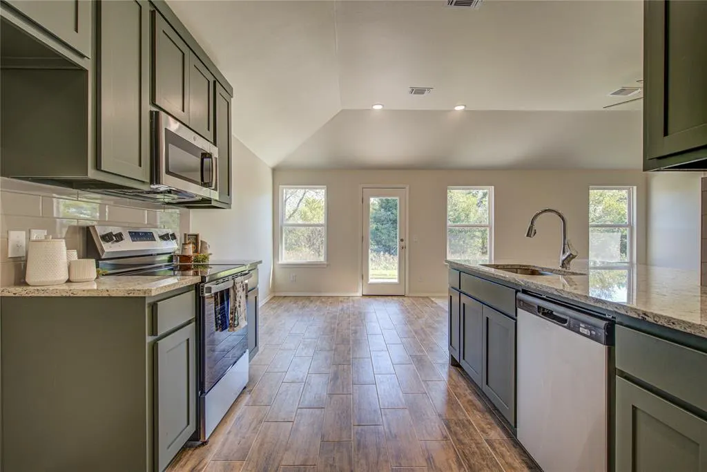 Photo 13 — 2401 S 27th Court, Chickasha, OK 73018