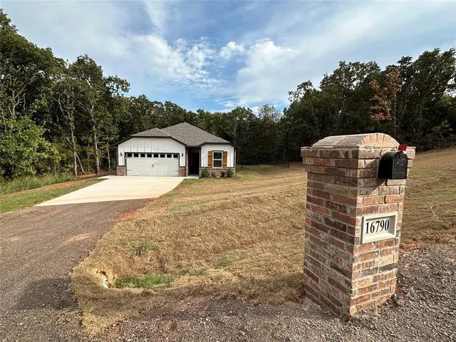 Front exterior — 16790 Jigsaw Junction, Newalla, OK 74857