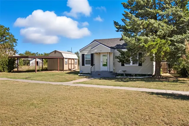 Photo 3 — 414 N Elm Street, Granite, OK 73547