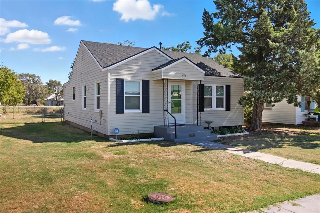 Photo 5 — 414 N Elm Street, Granite, OK 73547