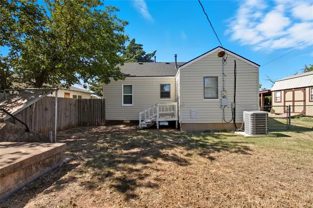 Photo 8 — 414 N Elm Street, Granite, OK 73547