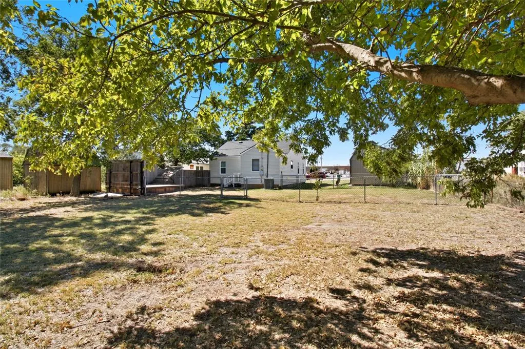 Photo 9 — 414 N Elm Street, Granite, OK 73547