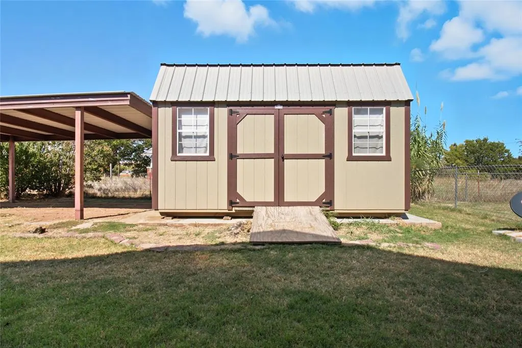 Photo 13 — 414 N Elm Street, Granite, OK 73547