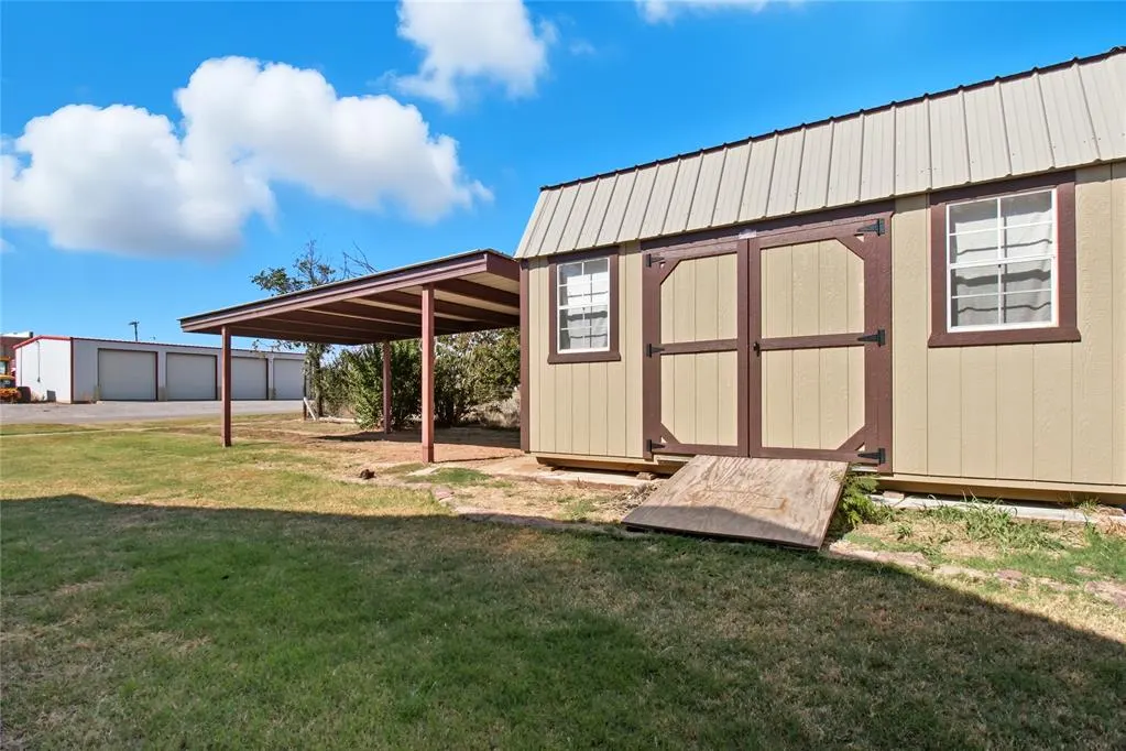 Photo 14 — 414 N Elm Street, Granite, OK 73547