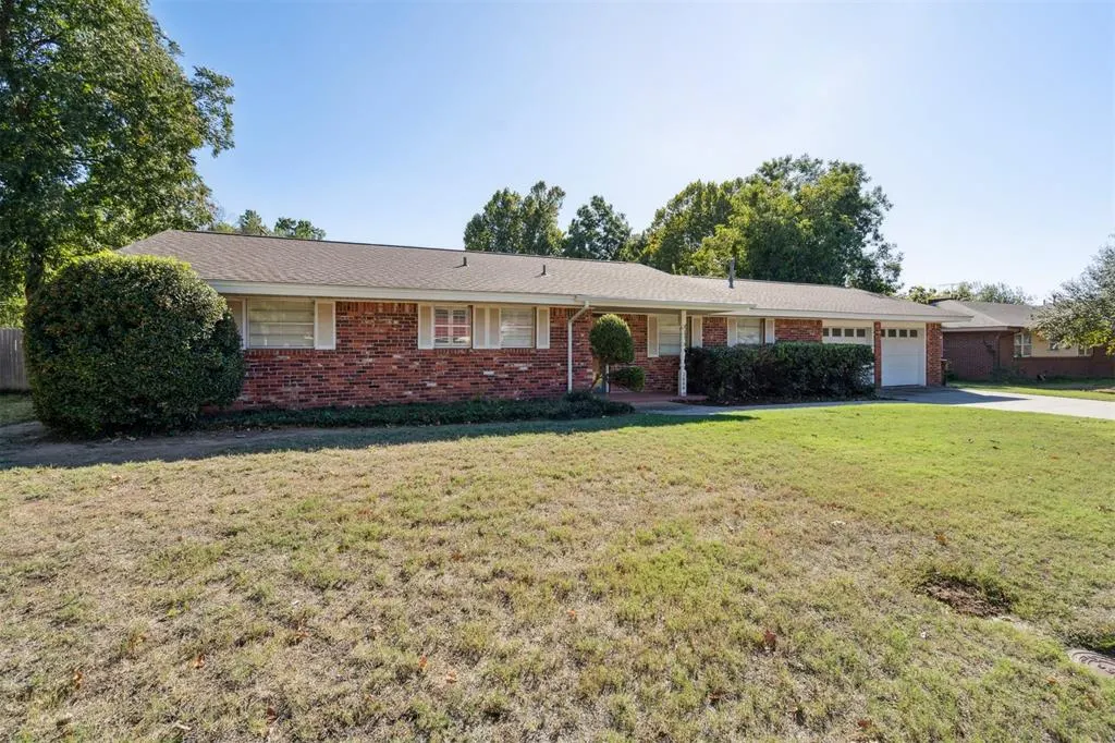 Photo 3 — 2666 Brentwood Drive, Norman, OK 73069