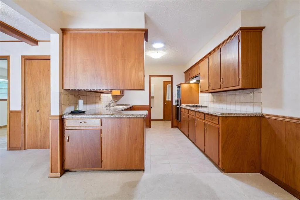 Photo 14 — 2666 Brentwood Drive, Norman, OK 73069