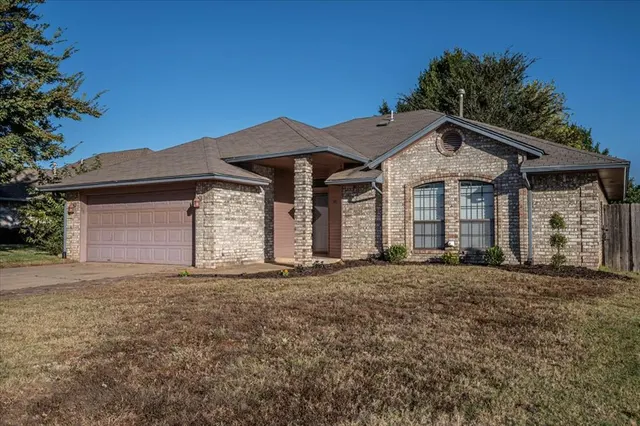 Photo 2 — 7921 NW 81st Street, Oklahoma City, OK 73132