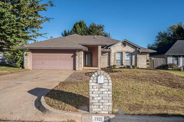 Photo 4 — 7921 NW 81st Street, Oklahoma City, OK 73132