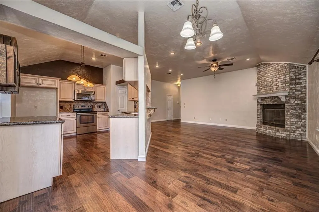 Photo 11 — 7921 NW 81st Street, Oklahoma City, OK 73132