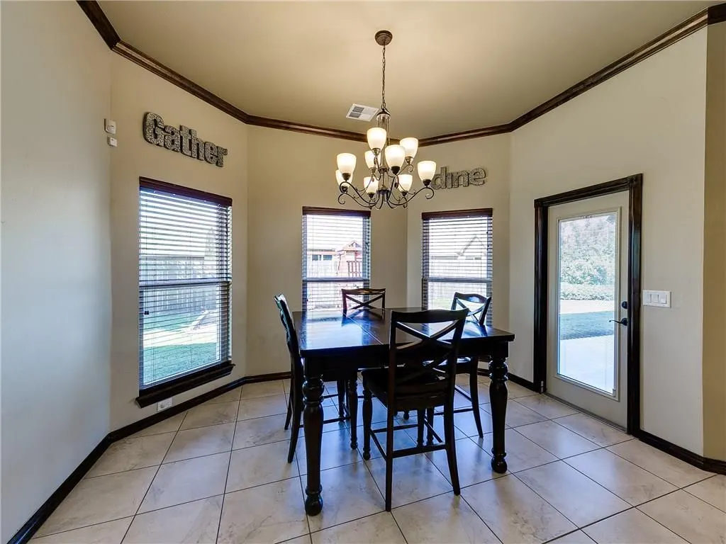 Photo 8 — 12621 Lexington Drive, Oklahoma City, OK 73173