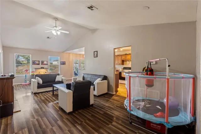 Photo 4 — 918 valleyview Road, Enid, OK 73701