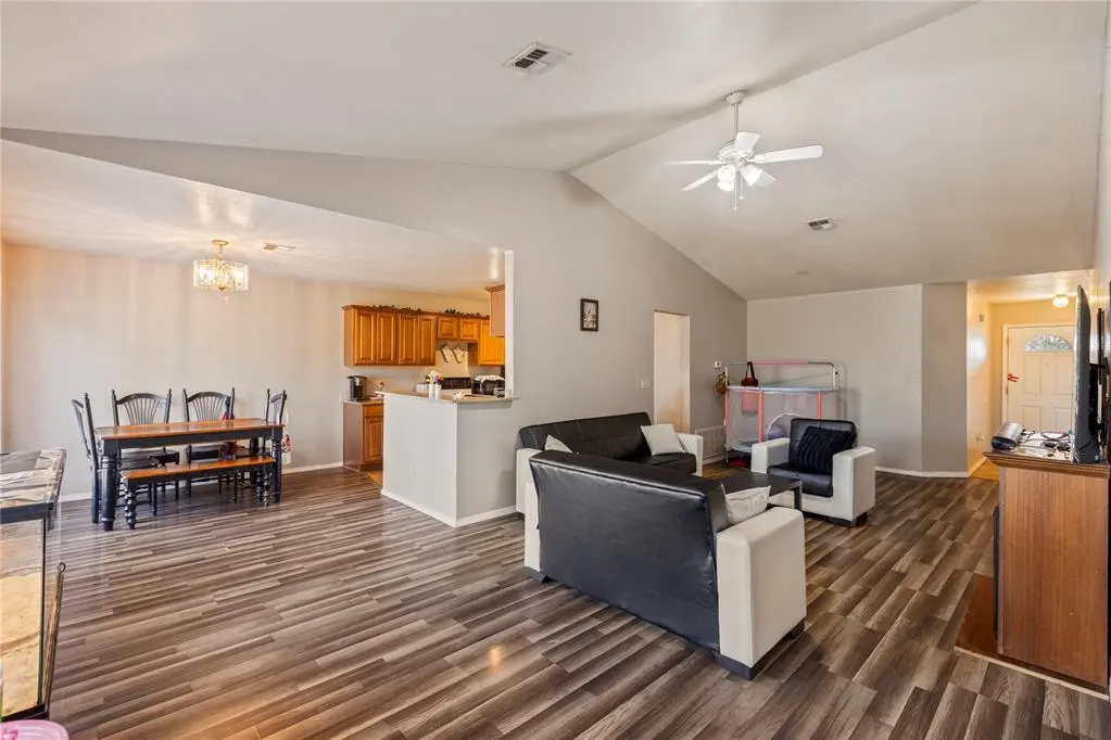 Photo 5 — 918 valleyview Road, Enid, OK 73701