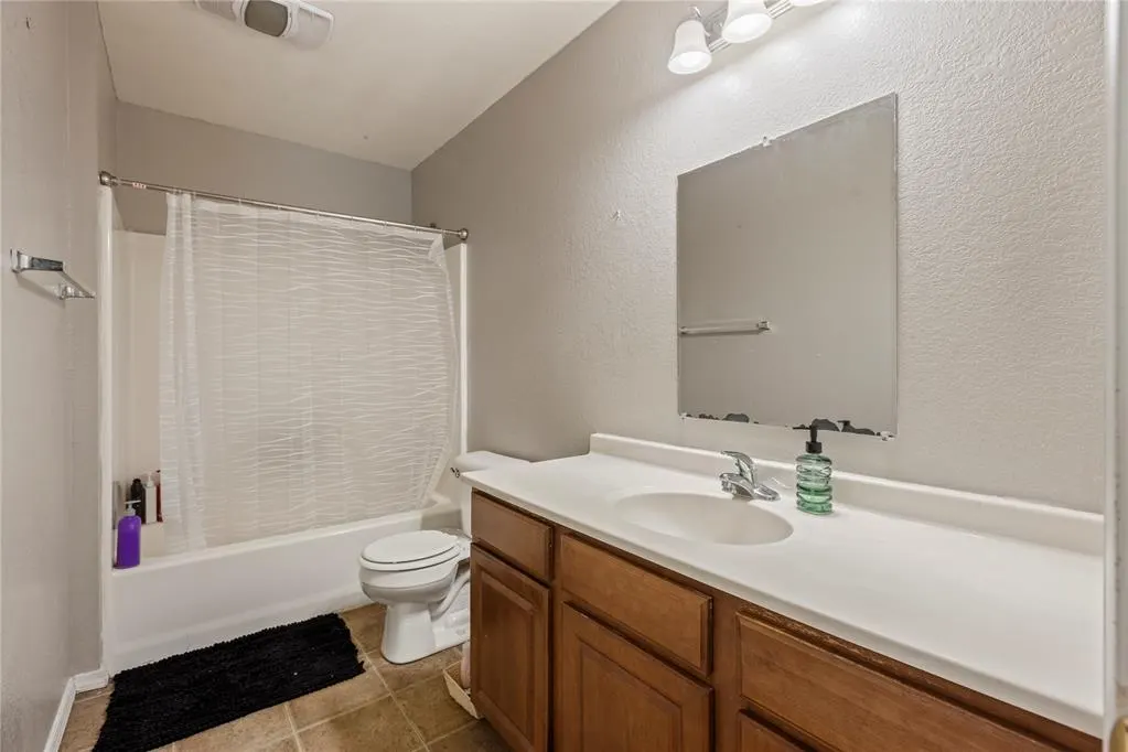 Photo 11 — 918 valleyview Road, Enid, OK 73701