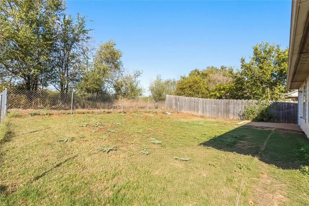Photo 16 — 918 valleyview Road, Enid, OK 73701