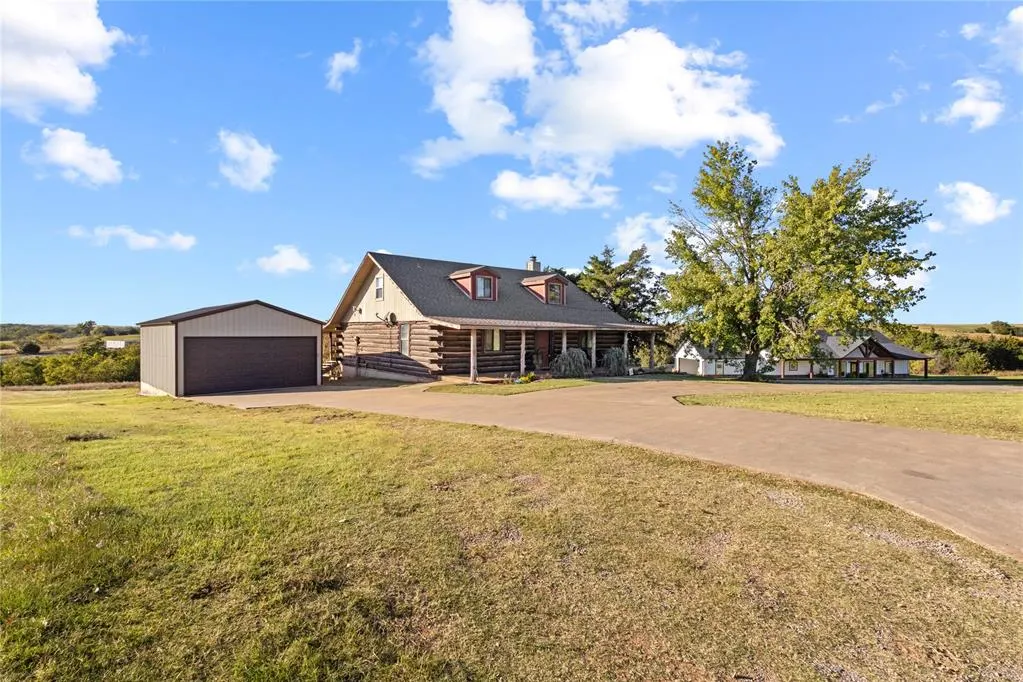 Photo 2 — 9919 N 2436 Road, Weatherford, OK 73096