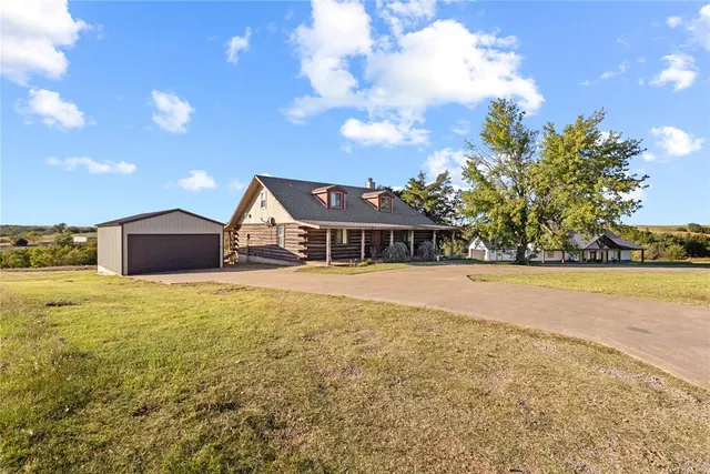 Photo 2 — 9919 N 2436 Road, Weatherford, OK 73096