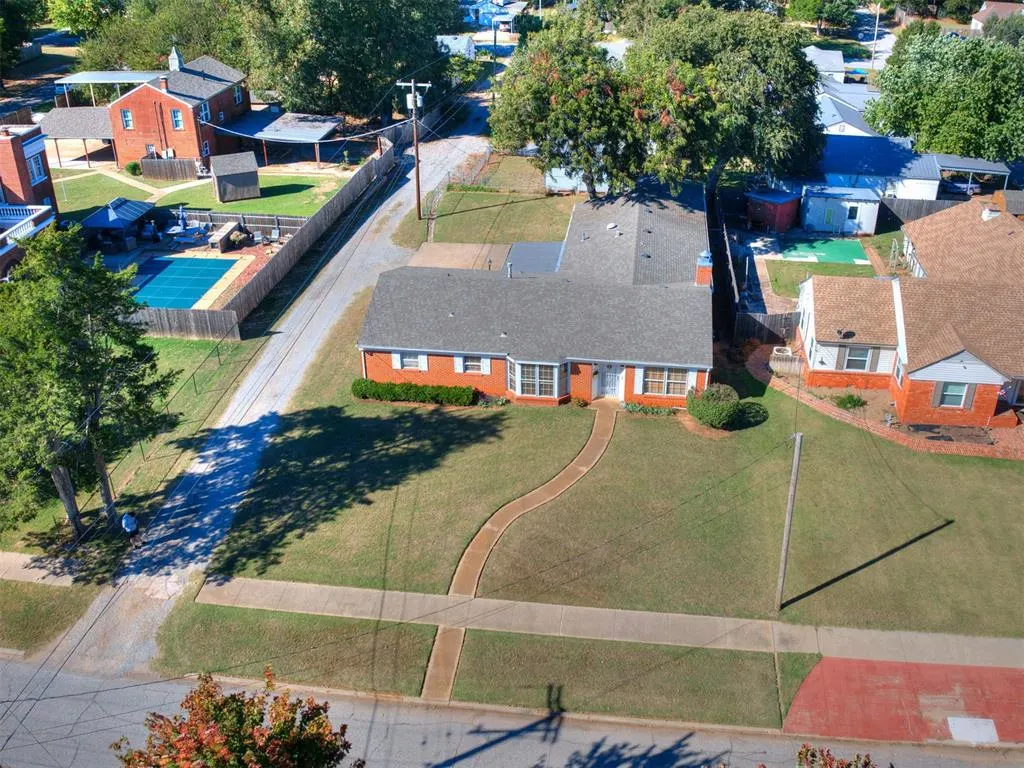 Photo 38 — 804 S 12th Street, Chickasha, OK 73018