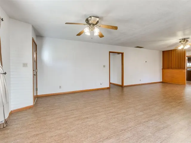 Photo 5 — 804 S 12th Street, Chickasha, OK 73018