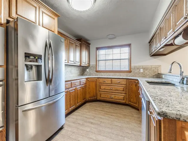Photo 7 — 804 S 12th Street, Chickasha, OK 73018