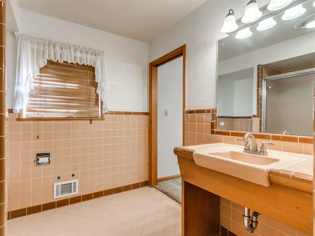 Photo 31 — 804 S 12th Street, Chickasha, OK 73018